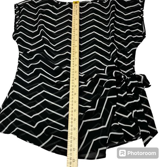 Chaps Womens SZ S Chevron Black & White Top Sheer Asymmetrical Hem Bow At Waist - Picture 6 of 14